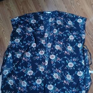 Blu‎ Planet Floral Dark Kimono Blouse